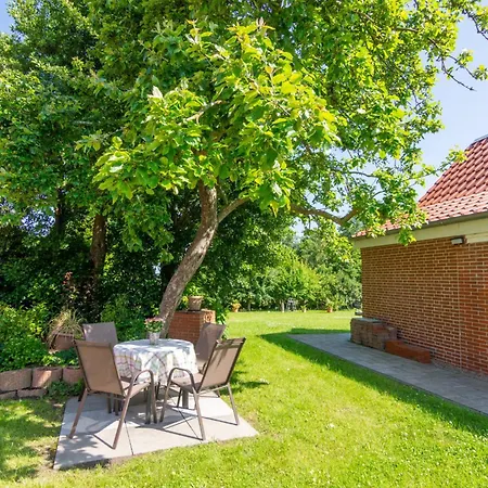 Huus Op De Wurf Dornumergrode